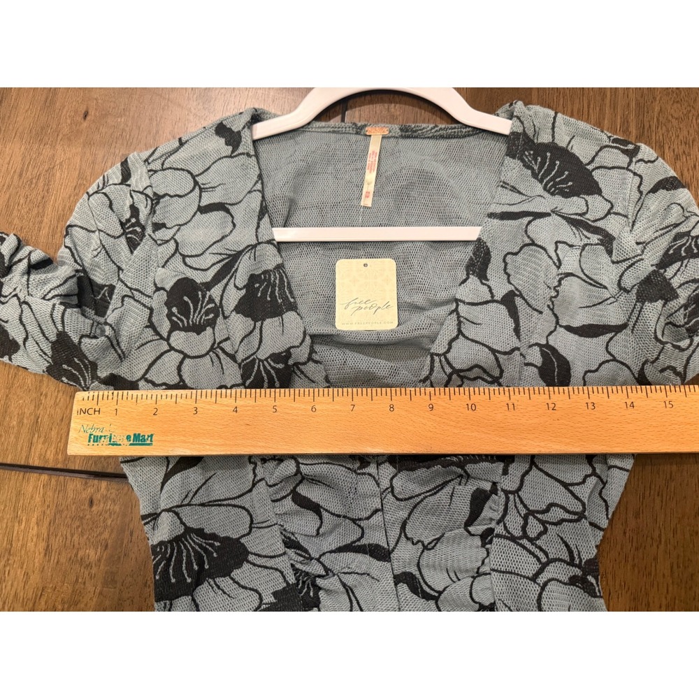 Free People Floral Mesh Ruched V-Neck Top Blue Black XS NEW Lettuce Edge Boho - Picture 3 of 6